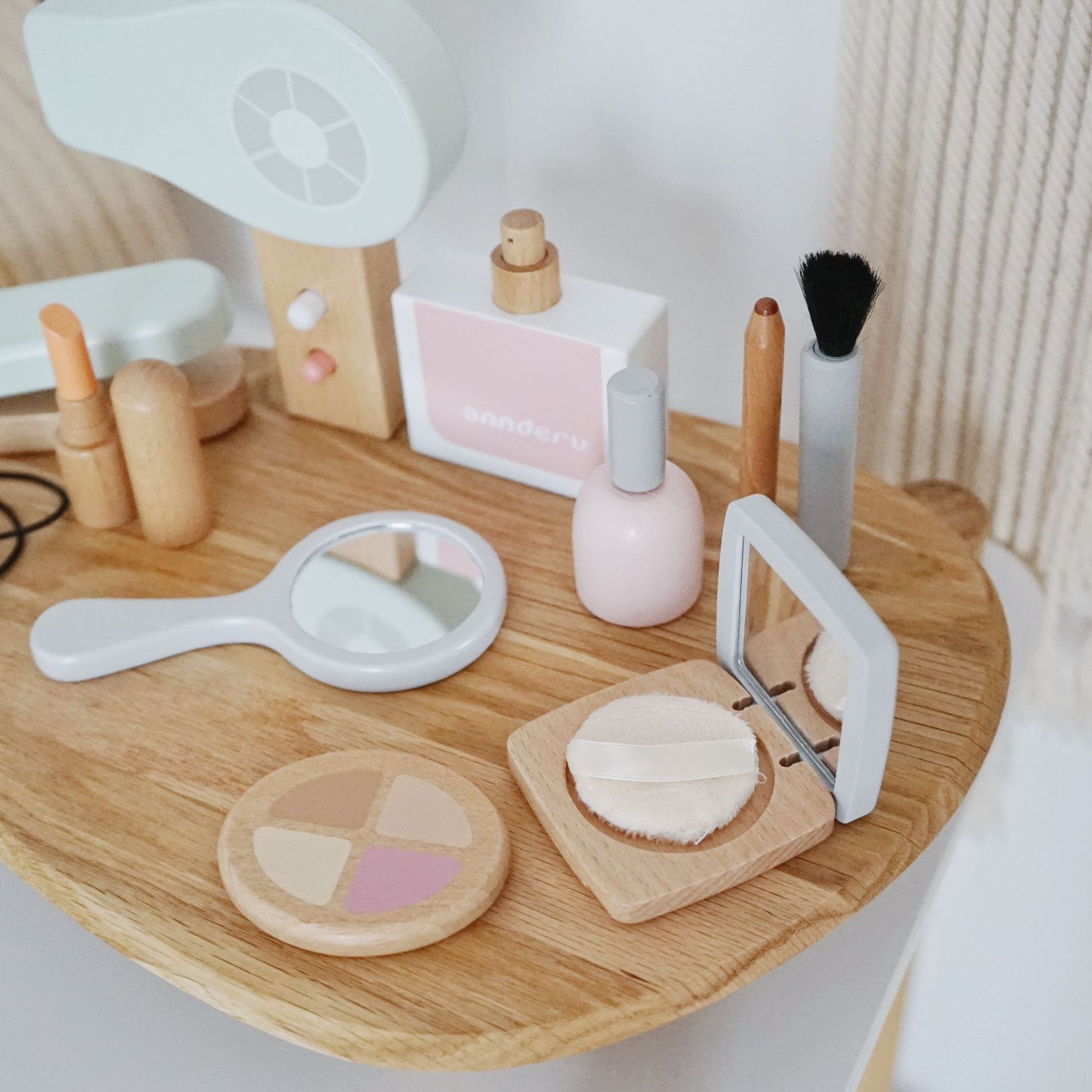 Montessori Simulation MakeUp R - đánh giá và giá Your Beauty Makeup