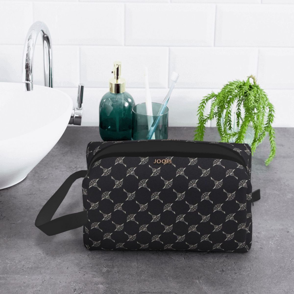 Custom J-joops Patten Toiletry - đánh giá và giá J Beauty Makeup